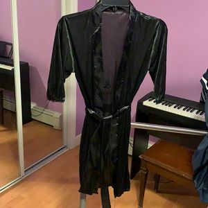 Maid of Honor Black Silk Short Robe